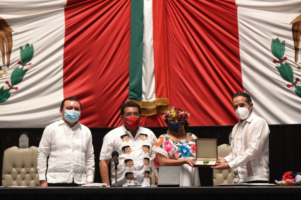 Otorgan a Maritza Yeh Chan, medalla al Mérito Indígena Maya “Cecilio Chi”