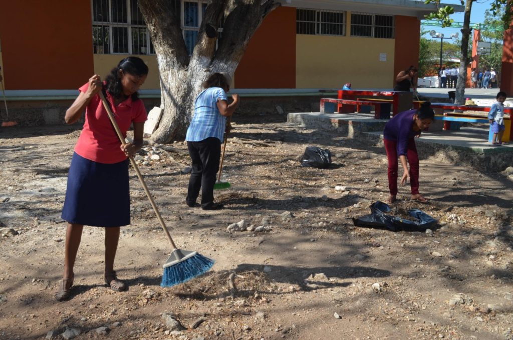 Anuncia SEQ limpieza de escuelas en Cancún