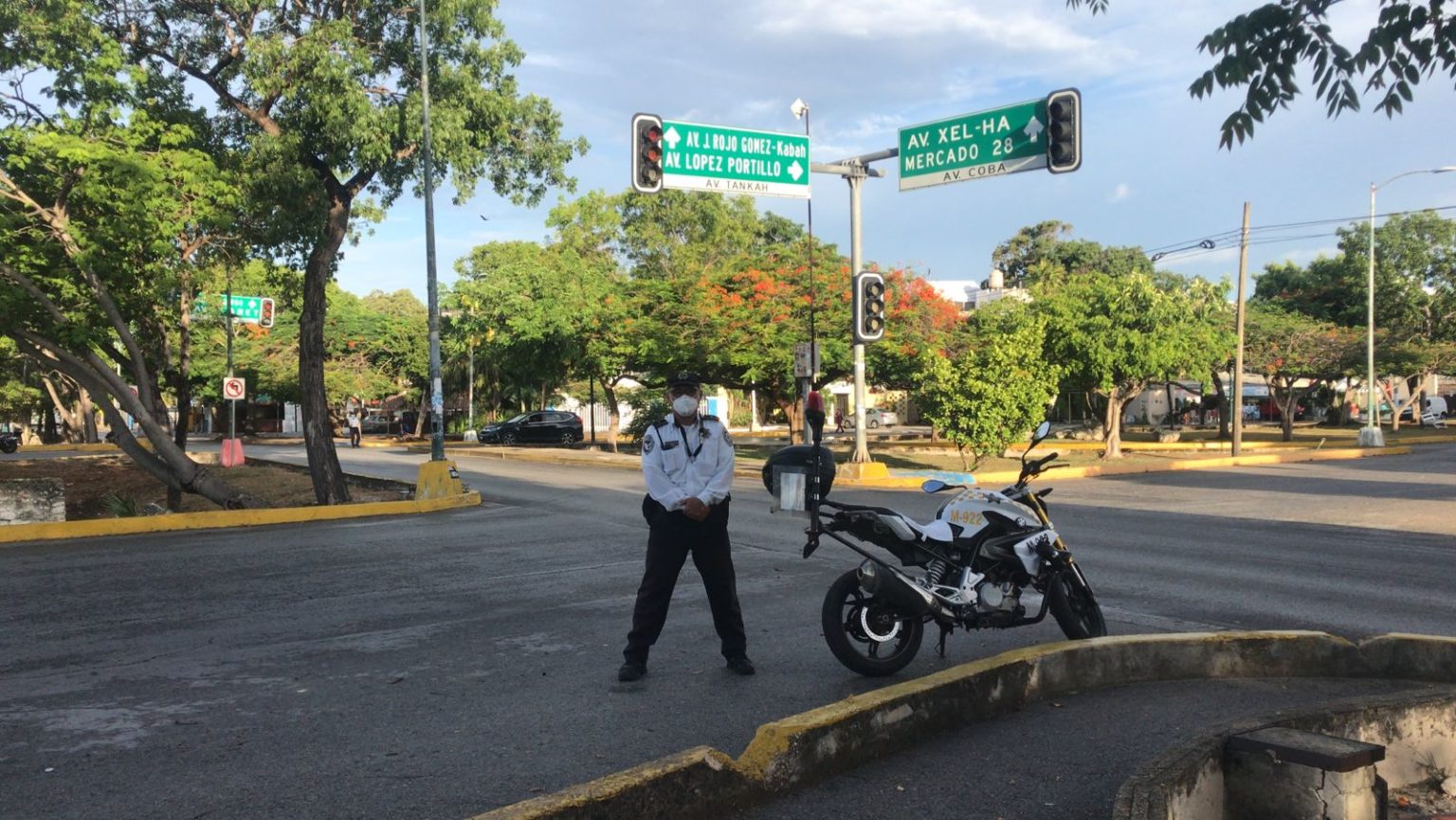 Colapsa la red de semaforos en Cancún, lluvias exhiben la falta de mantenimiento