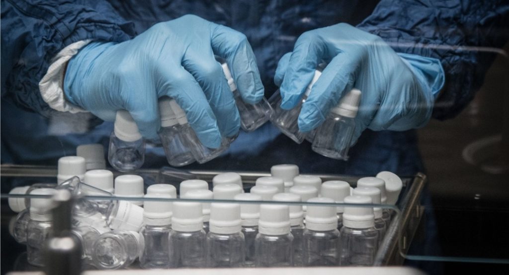 Cofece sanciona con 903 mdp a cinco distribuidoras de medicamentos por subir precios y restringir abasto