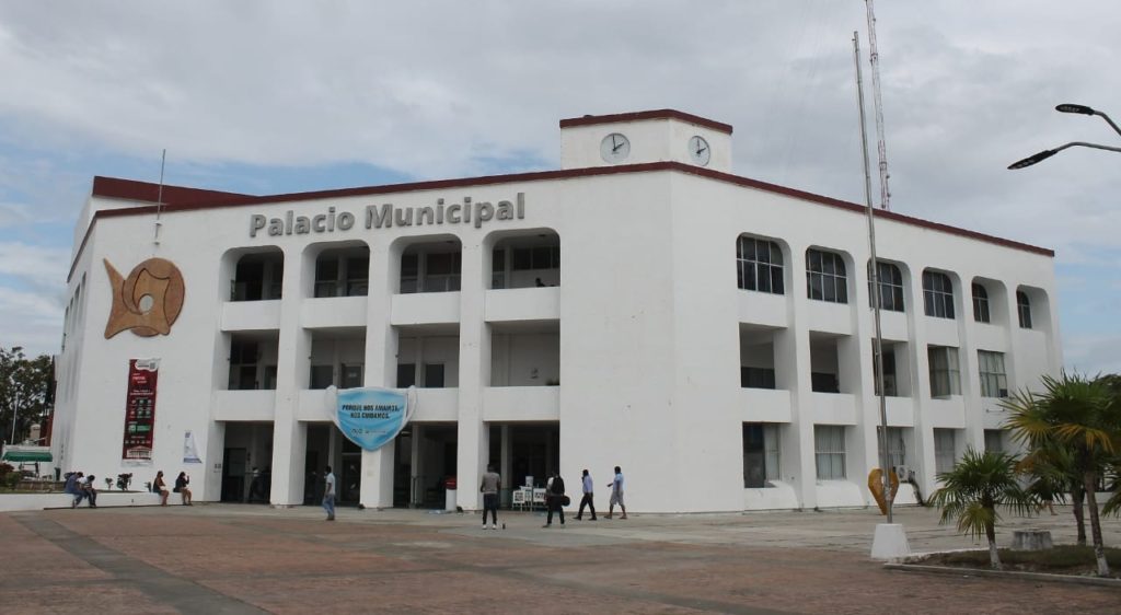 REBELIÓN CONTRA OTONIEL|| Exigen trabajadores pago de adeudos salariales