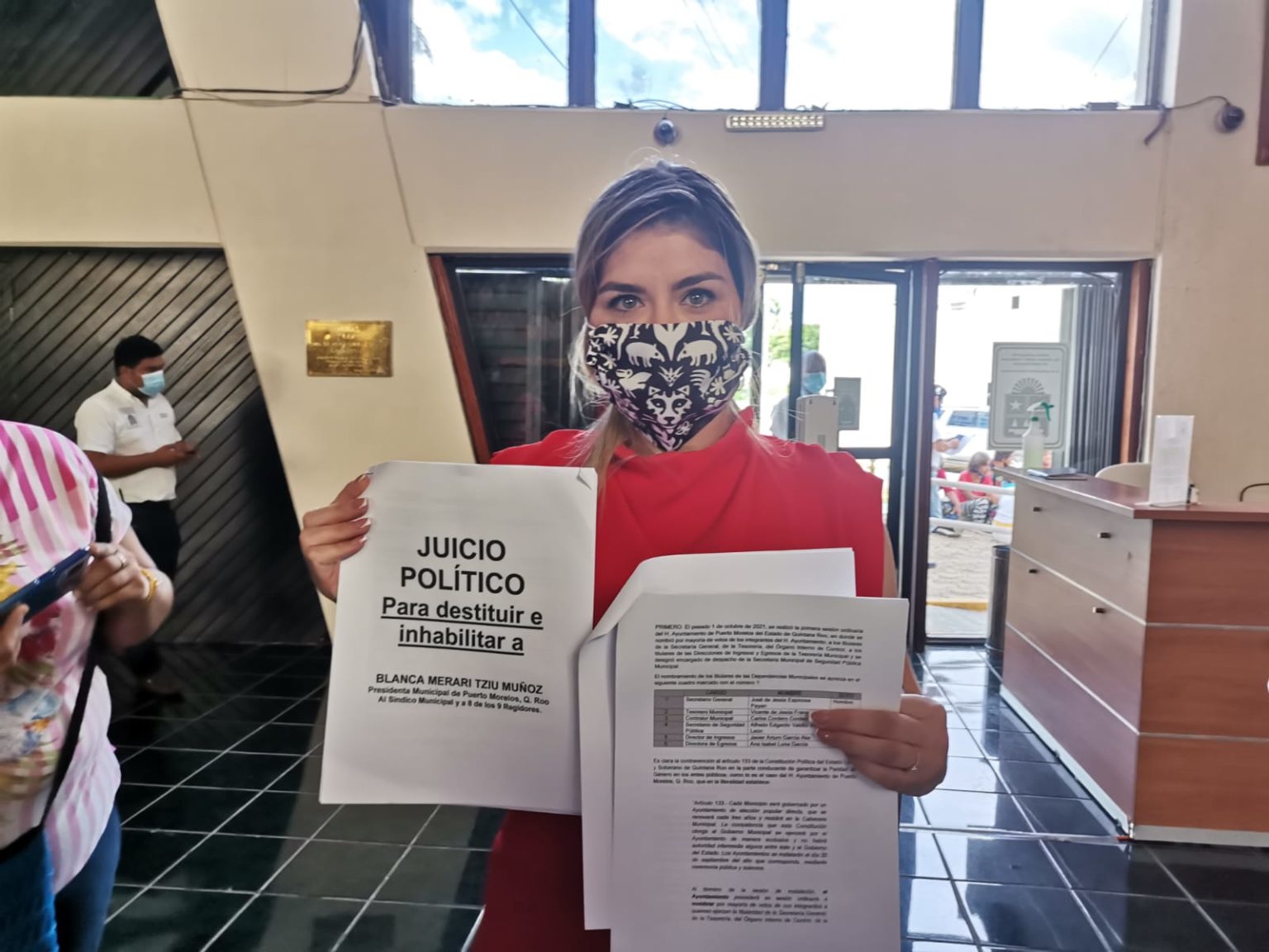 NOMBRÓ A SU “PRIMO” COMO CONTRALOR|| Piden juicio político contra alcaldesa de Puerto Morelos