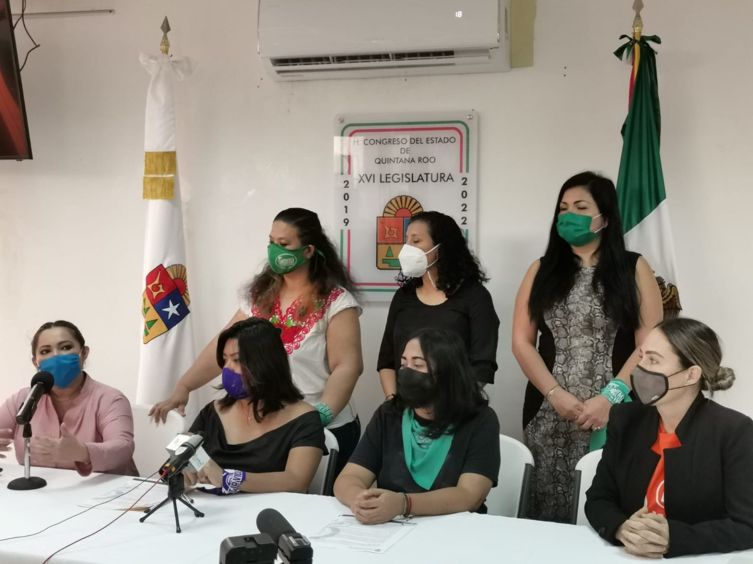 Se suman feministas iniciativa para legalizar aborto