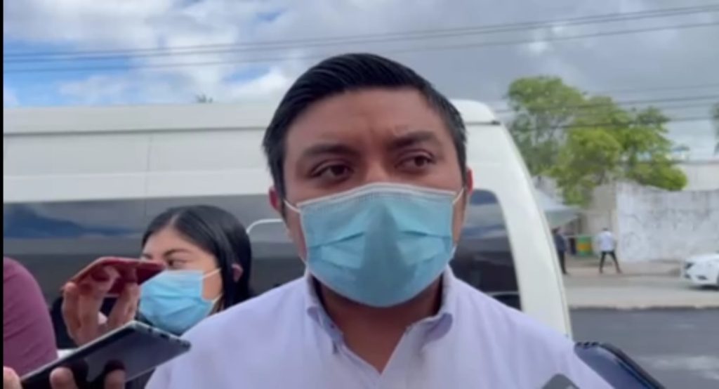 CANSADOS DE LOS ROBOS|| Instalan taxistas cámaras de vigilancia en urvans Cancún – Playa del Carmen