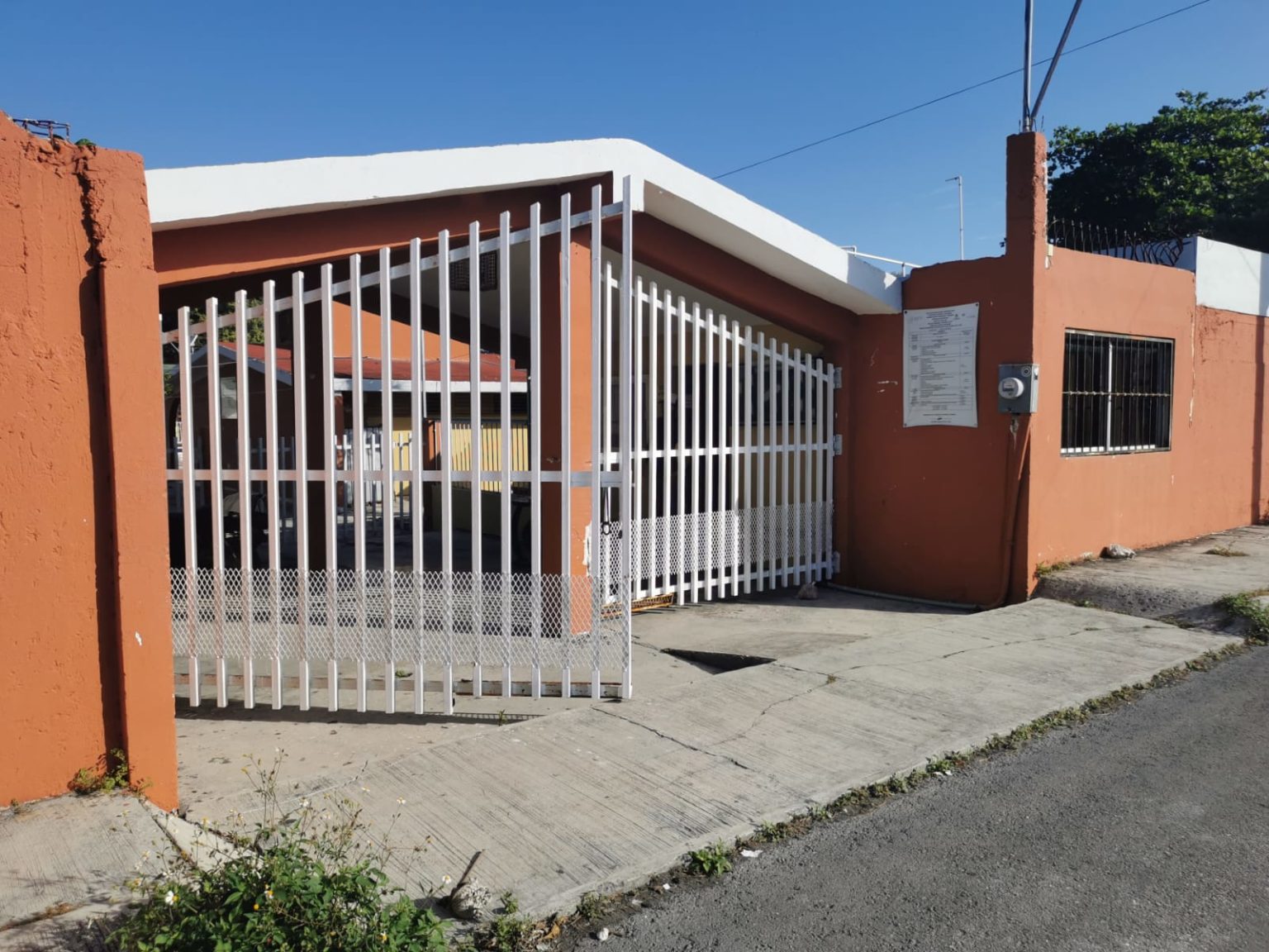Quedan 790 escuelas en Quintana Roo sin poder dar clases presenciales