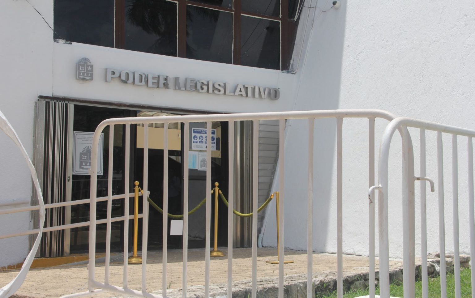 Juez ordena suspender las ayudas sociales al Congreso de Quintana Roo