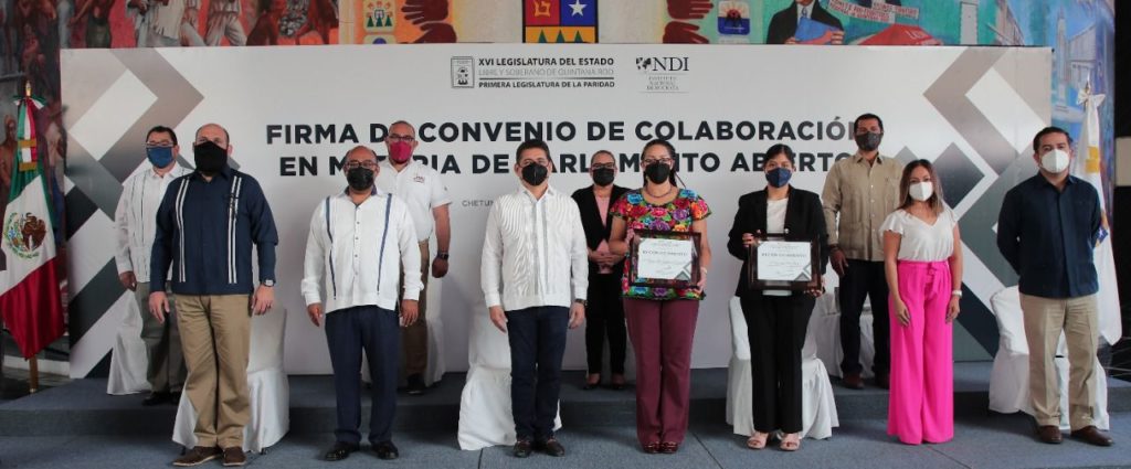 Firman convenio de Parlamento Abierto en Congreso de Quintana Roo