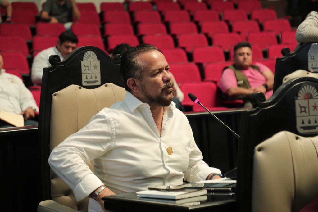 Pide diputado al Congreso de Quintana Roo abordar temas relevantes, “y no sesiones de la mariposa”