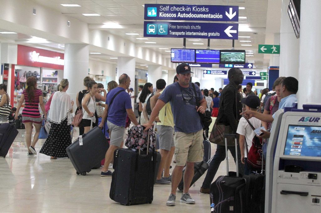 Aeropuerto de Cancún, con 21 vuelos afectados por las nevadas en Norteamérica