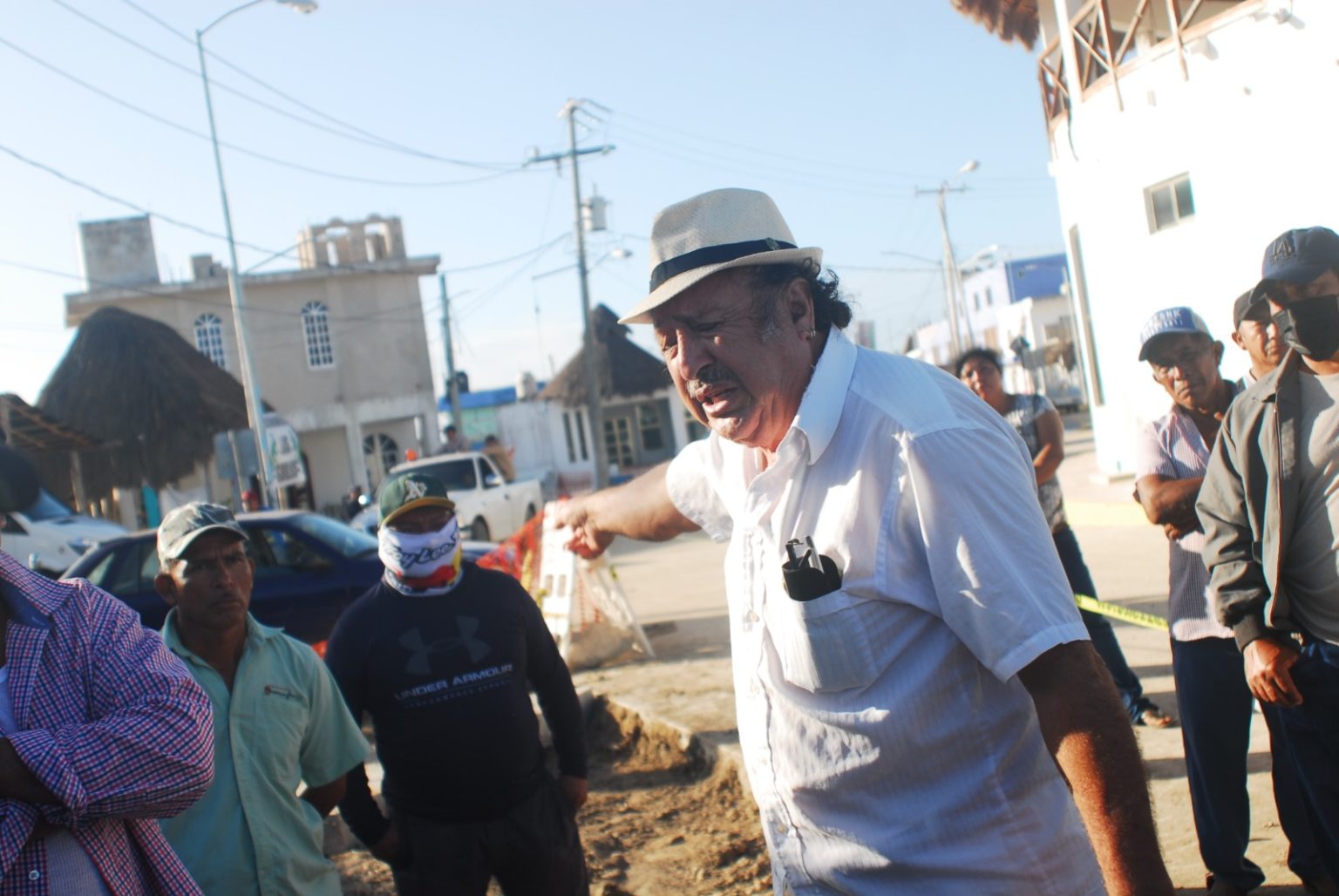 Advierten negligencias y riesgos por obras de CFE en Lázaro Cárdenas