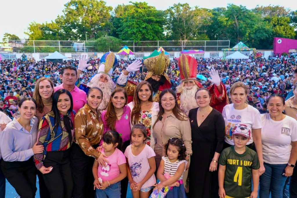 Celebra Mara Lezama Día de Reyes con miles de niñas y niños de Chetumal