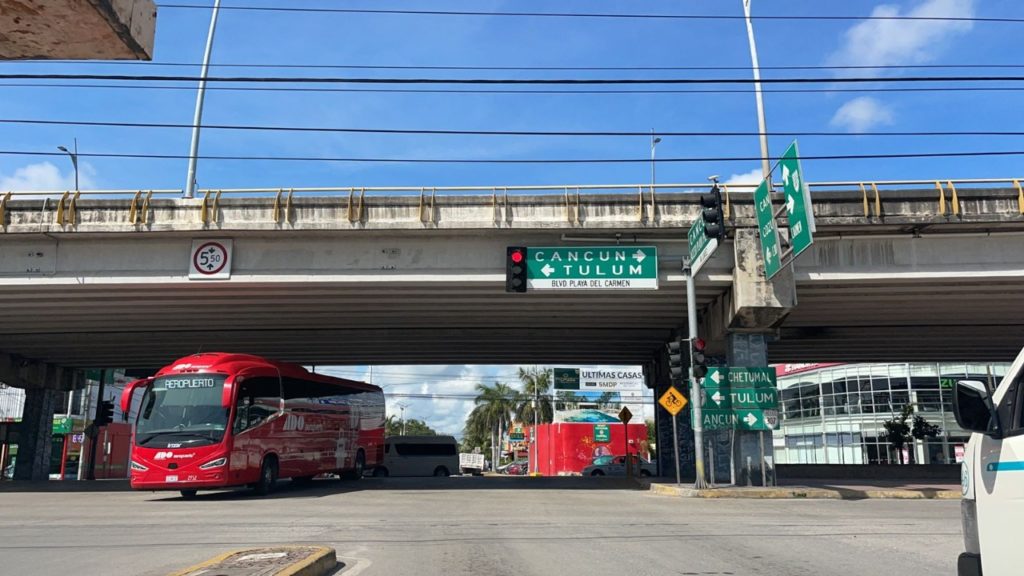 Vigilan como más de 100 cámaras puente vehicular en Playa del Carmen