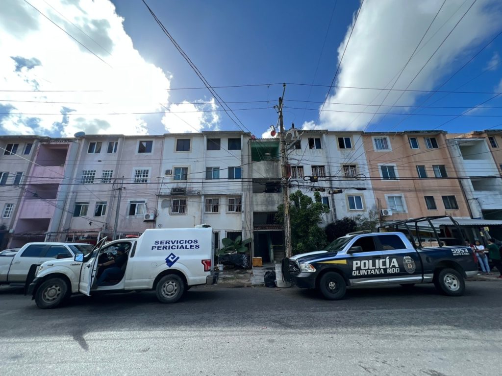 Encuentran cuerpo de mujer en departamento de Cancún