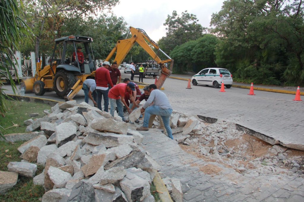Se abre un socavón cerca de la Catedral de Cancún