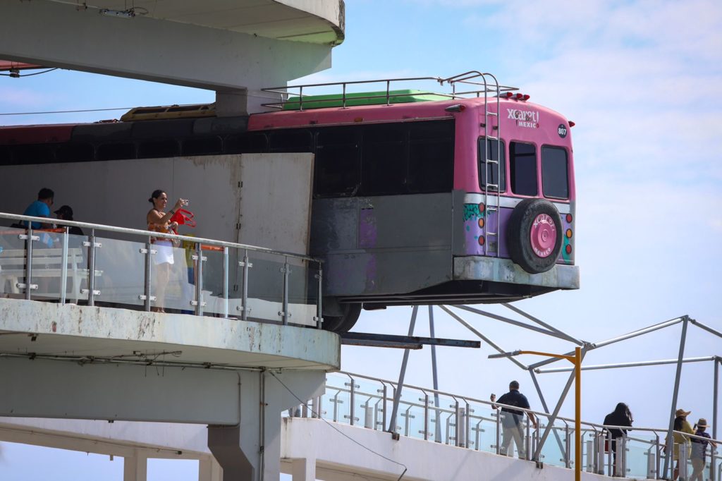 SE LE VENCIÓ EL PLAZO A XCARET || Retirará solidaridad camión publicitario de la terminal marítima