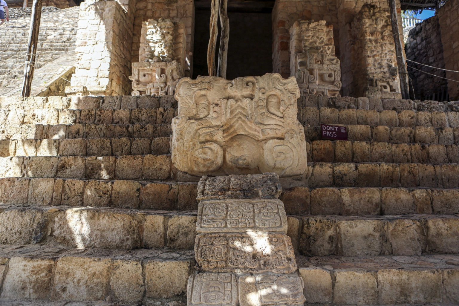 Jeroglíficos mayas revelan reino en zona arqueológica de Ek Balam en Yucatán