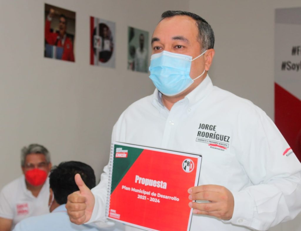 YA SALIÓ EL DEFENSOR DE BORRACHOS | Reprocha regidor de Cancún dar cárcel por conducir alcoholizado