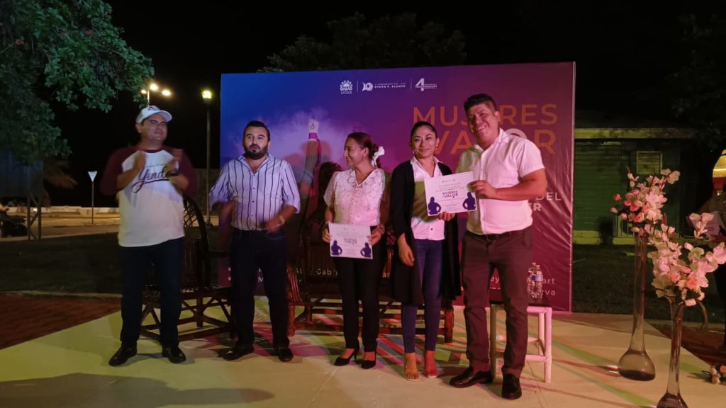 Ciudadanía y autoridades del ayuntamiento de Othón P. Blanco realizan evento cultural “Mujeres con Valor”