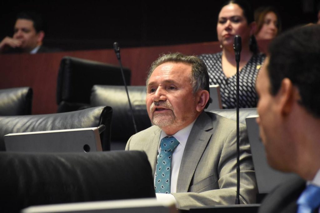 Arremete el Dr. Pech desde el senado contra Fiscalía, a una semana de las denuncias contra su hijo