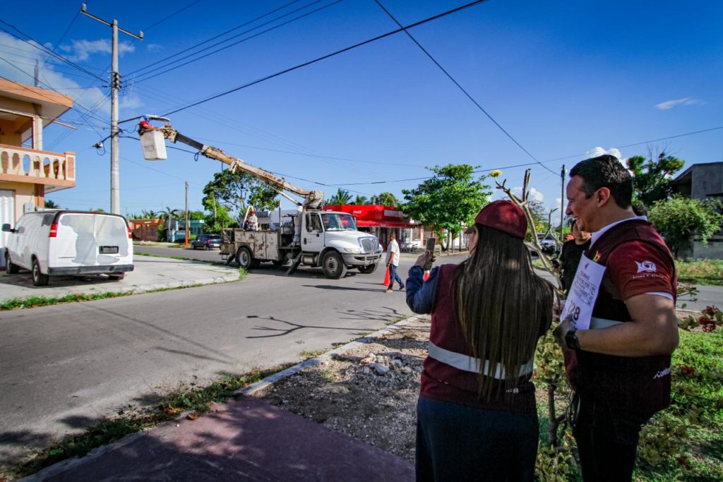 Llega iluminación a cuatro colonias de Chetumal