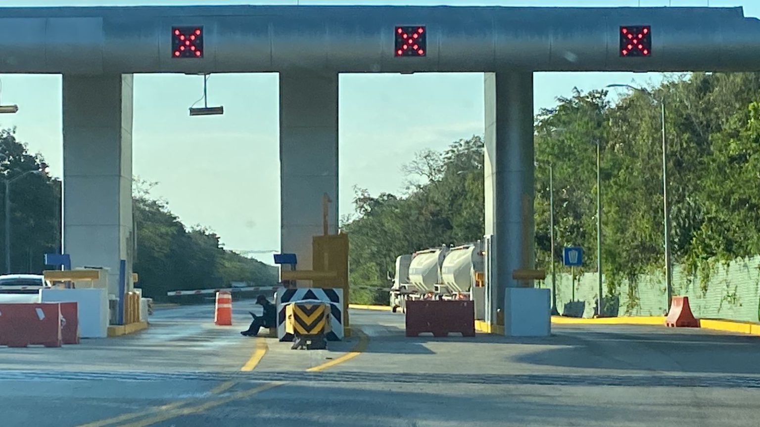 Solicitan reducción de la tarifa en la carretera de cuota El Tintal-Playa del Carmen