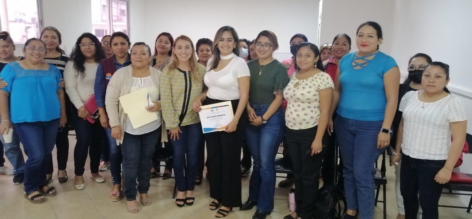 Ayuntamiento de Othón P. Blanco imparte pláticas en pro de empoderar a las mujeres