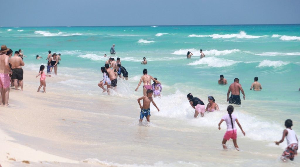 Vigila Protección Civil la seguridad de los bañistas en playas de Cancún