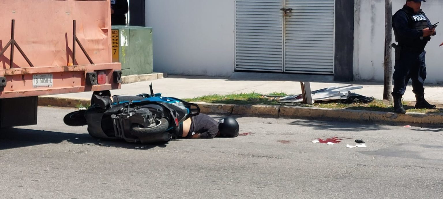 Muere motociclista al chocar con un camión estacionado en las Palmas