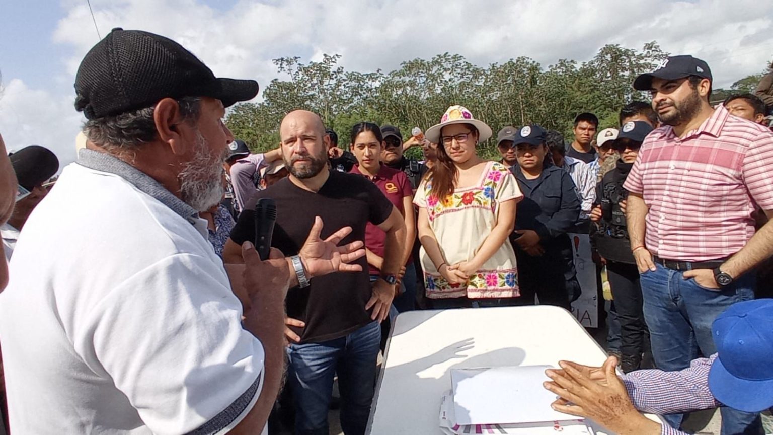 Gobierno de Quintana Roo logra acuerdo con comunidades de Bacalar