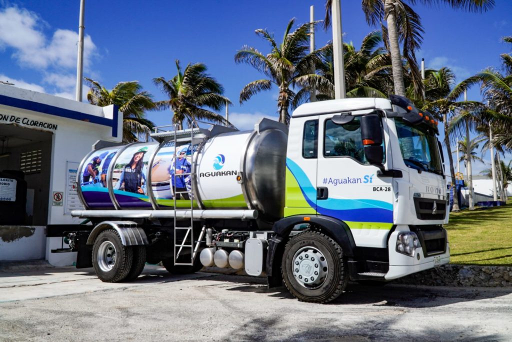 Aguakan entrega pipa de agua residual a Isla Mujeres