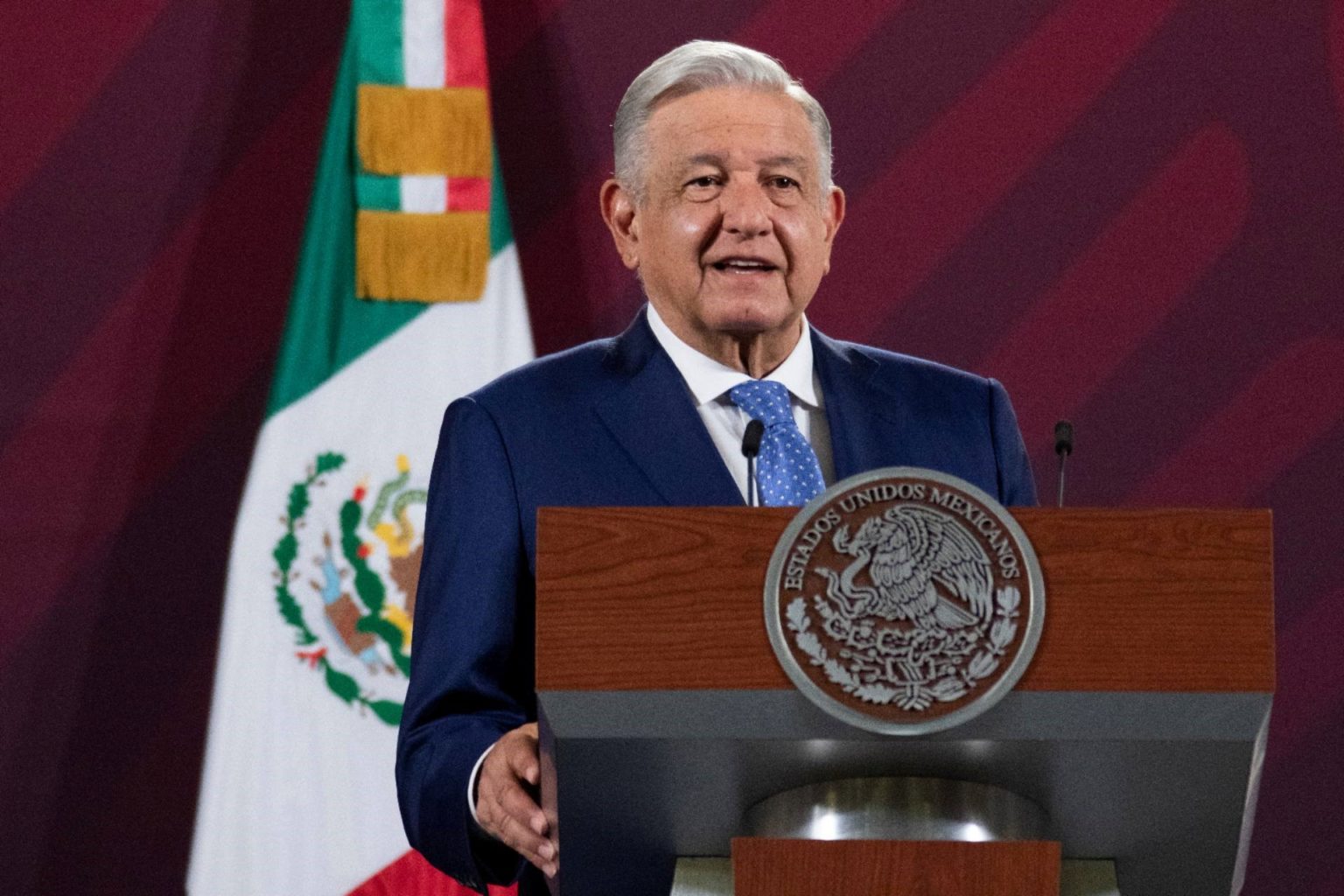 Reaparece López Obrador en la ‘mañanera’ tras superar COVID-19