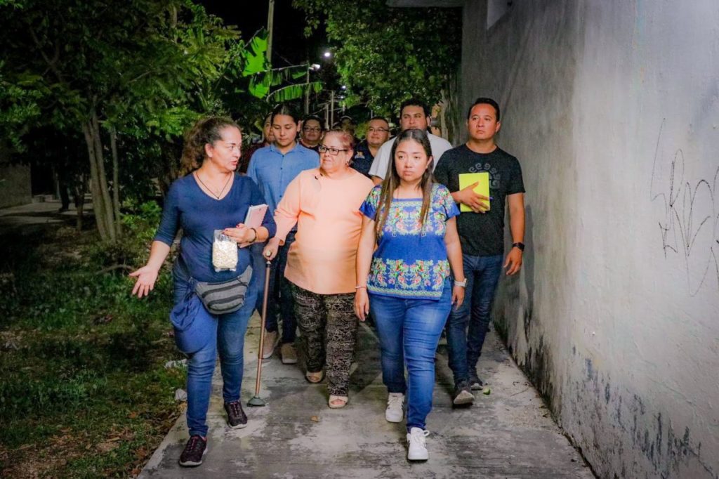 Cercana a la ciudadanía, Yensunni Martínez ahora recorrió la colonia Fidel Velázquez