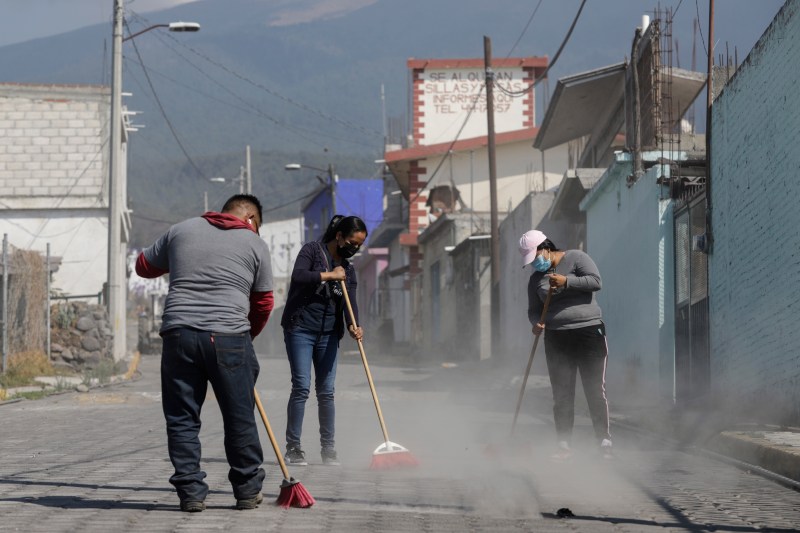 Habitantes del centro de México sin miedo ante la actividad del volcán Popocatépetl - volcan-popocatepetl-1024x683