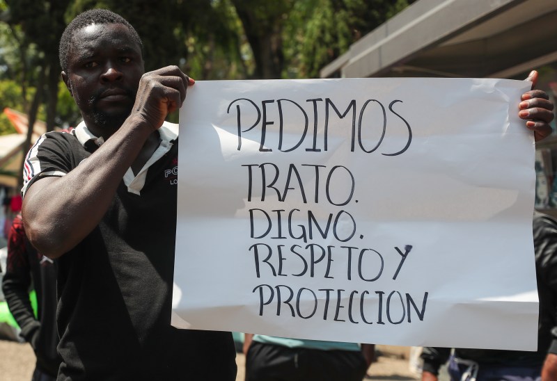 Migrantes haitianos protestan en Ciudad de México para exigir permisos de trabajo - migrantes-haitianos2-1024x701