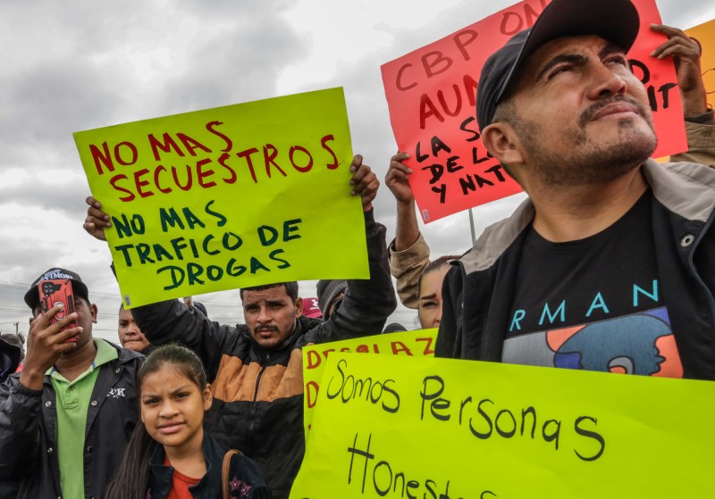 Migrantes piden en Tijuana que no se elimine aplicación CBP-One - migrantes-piden-en-tijuana-que-no-se-elimine-aplicacion-cbp-one-2-1024x715