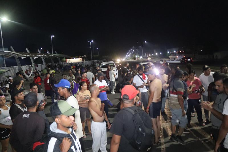 Migrantes protestan en Chiapas tras suspensión de permisos - migrantes-tapachula-chiapas-protesta-inm-permisos-migratorios-1024x683