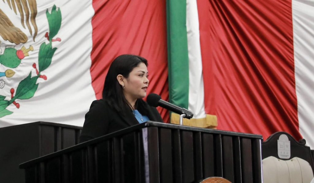 ACUSAN MADRUGUETE: Diputados eliminaron obligación del Gobierno para dotar de uniformes y útiles escolares