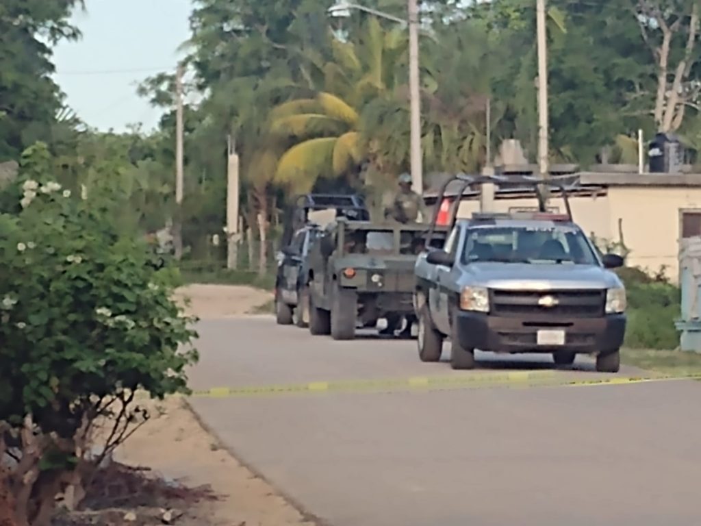 Persecución policiaca en Chunhuhub termina con cinco sujetos detenidos