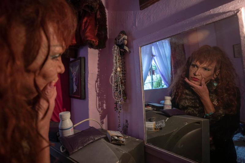 “Fue una guerra sucia contra nosotras”: abuelas trans mexicanas exigen reparación del daño: - veronica-lopez-abuelas-trans-2-1024x683