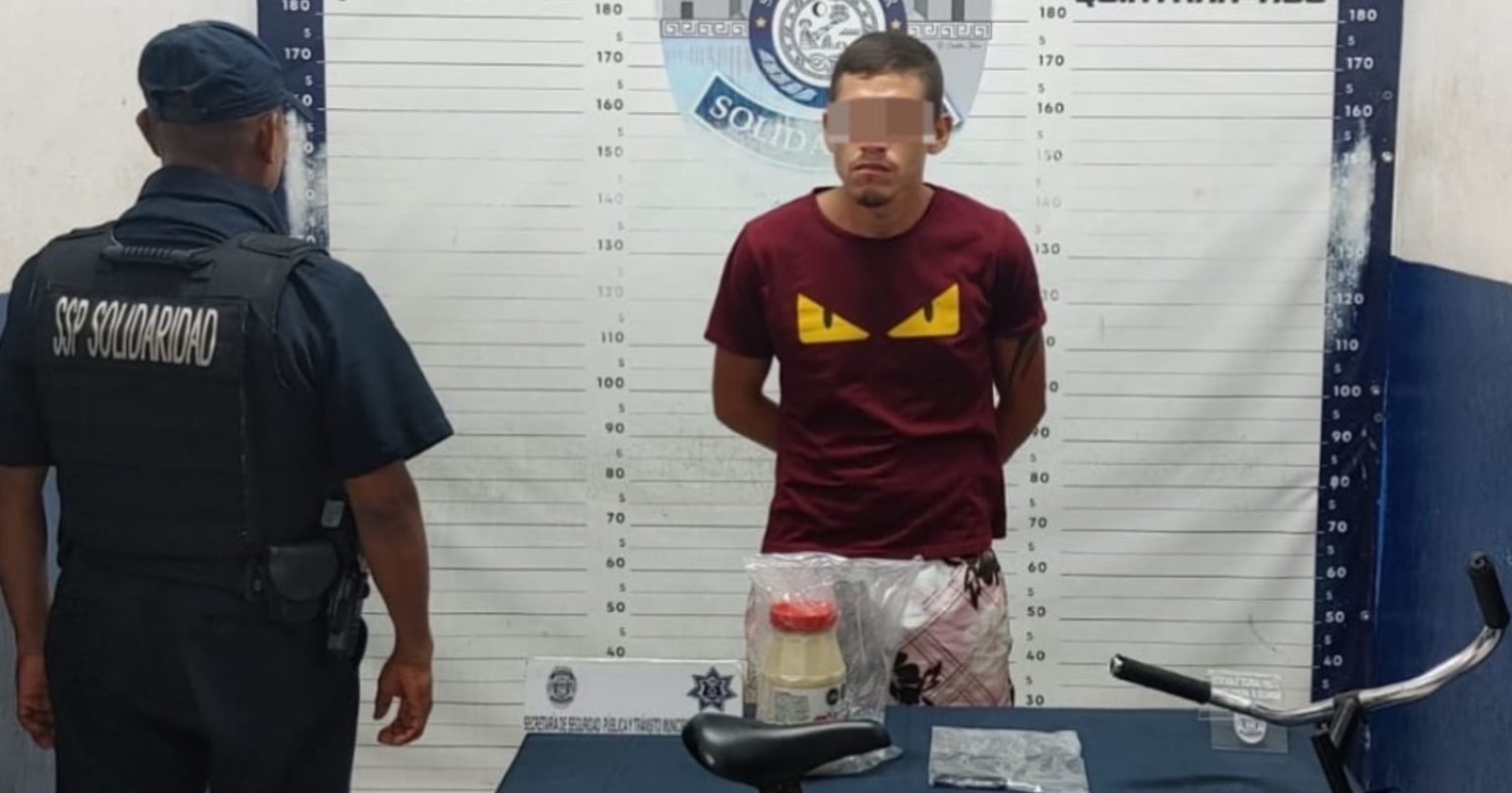 Tabasqueño se roba la mayonesa con machete en mano en Villas del Sol