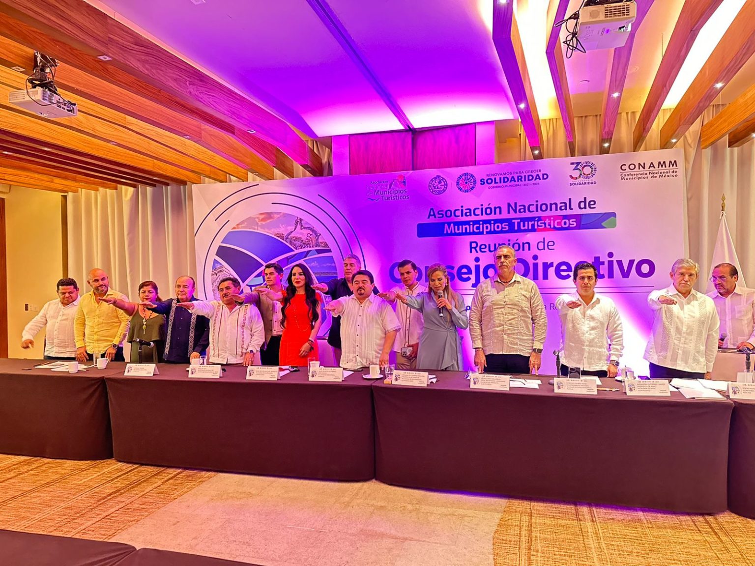 Lili Campos tomó protesta al Consejo Directivo de la ANMTUR