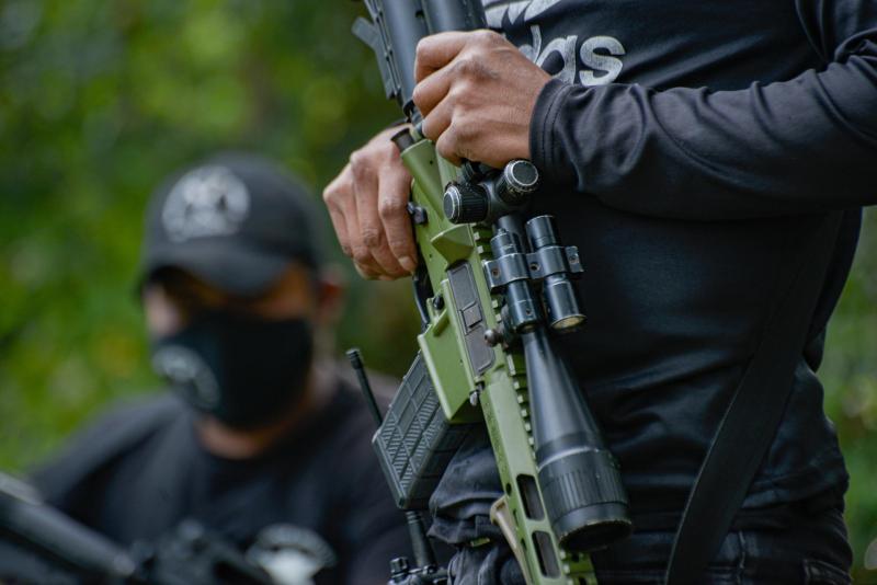 Activistas acusan al Gobierno Federal de minimizar la violencia en Chiapas - integrantes-de-el-machete-con-armas-en-chiapas-1024x684