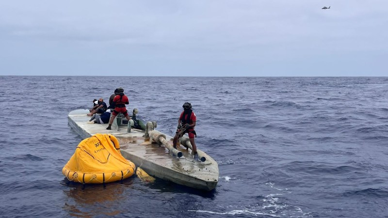 Vinculan a proceso cinco por trasladar cocaína a bordo de semisumergible - marina-asegura-35-toneladas-de-cocaina-y-detiene-a-cinco-en-aguas-del-pacifico-1024x576