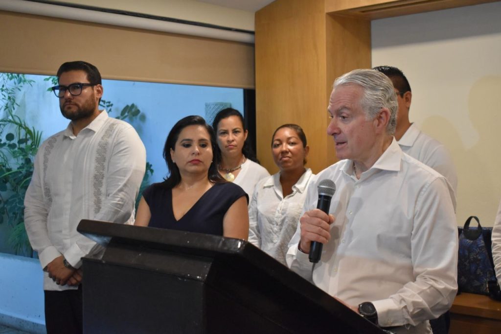 Conferencia de Prensa de Santiago Creel en Cancún