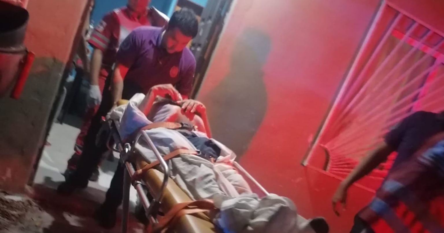 Rescatan a un abuelito en condición de abandono en Cancún