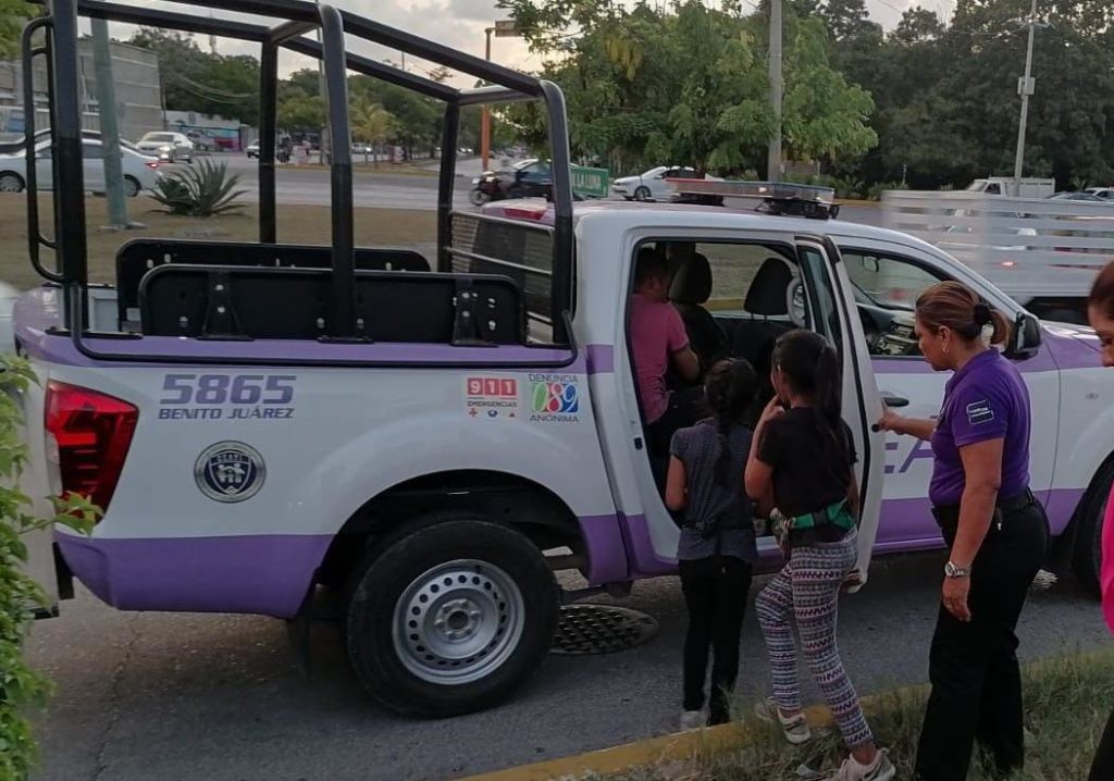 Rescatan a cinco menores que trabajaban en las calles de Cancún