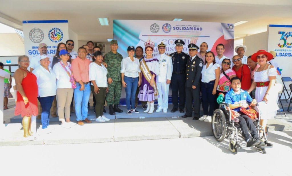 Espectacular despliegue por aniversario de la independencia