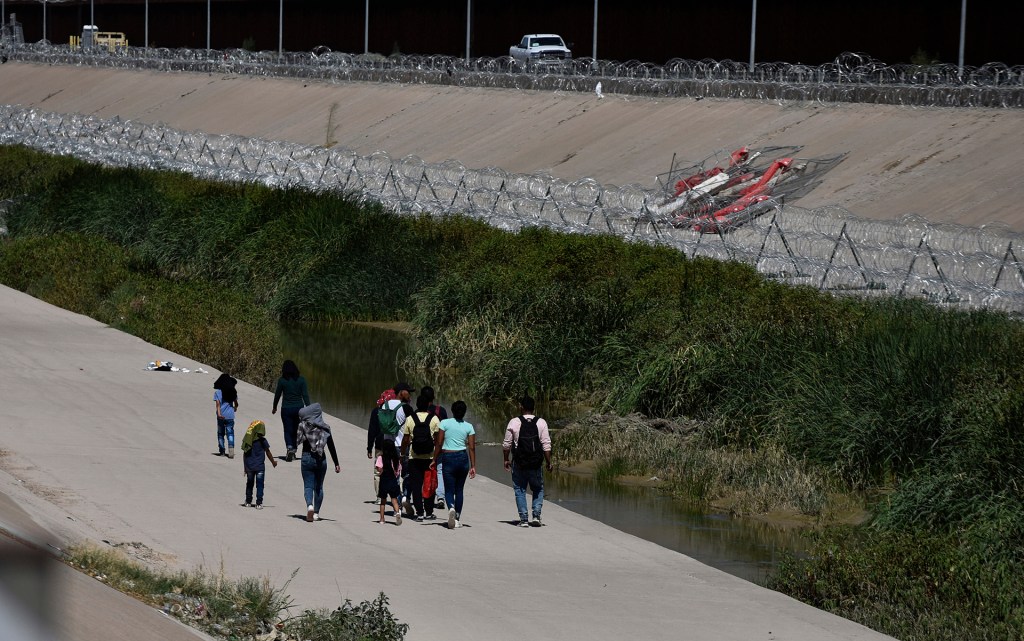 Alcalde de Ciudad Juárez alerta por nueva ola de migrantes - alcalde-de-ciudad-juarez-alerta-por-nueva-ola-de-migrantes-2-1024x641