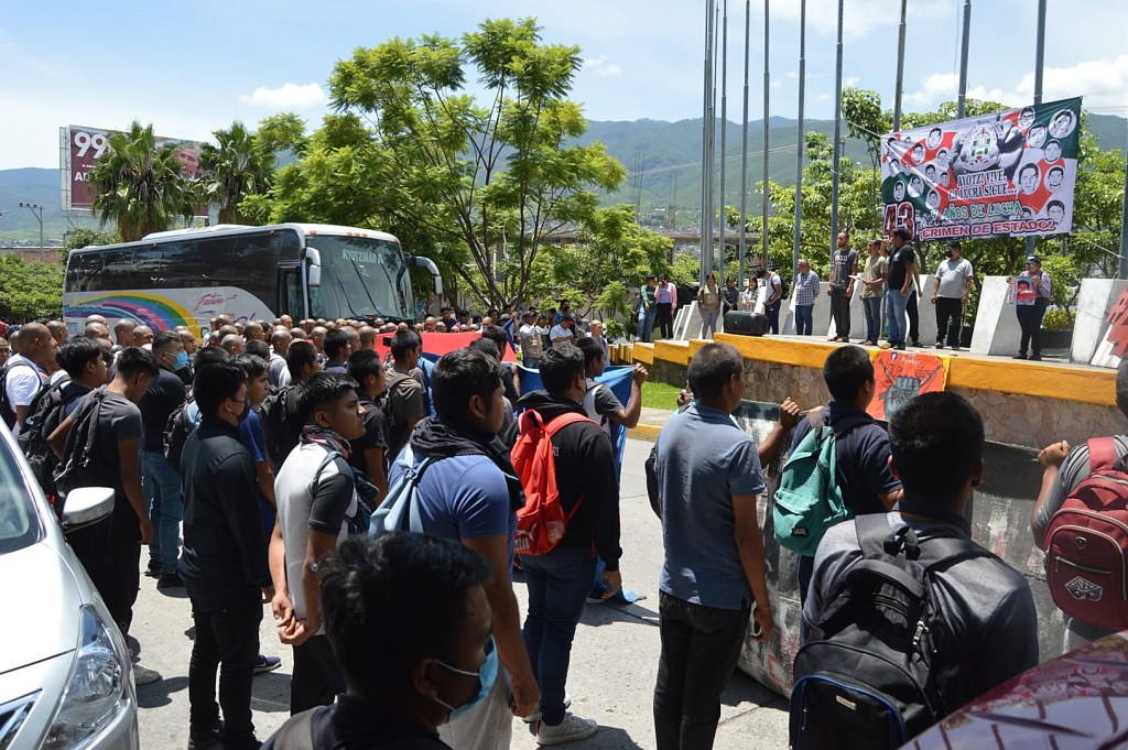 Estudiantes de Ayotzinapa inician protestas por el noveno aniversario del caso Iguala - estudiantes-de-ayotzinapa-inician-protestas-por-el-noveno-aniversario-del-caso-iguala-2-1024x681