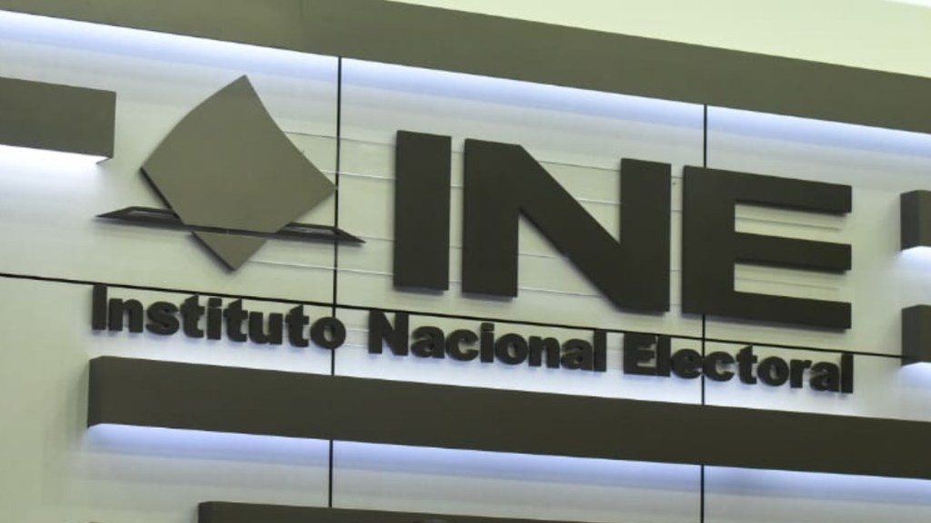 INE Plan B CNDH presupuesto promocionales sueldos Instituto Nacional Electoral